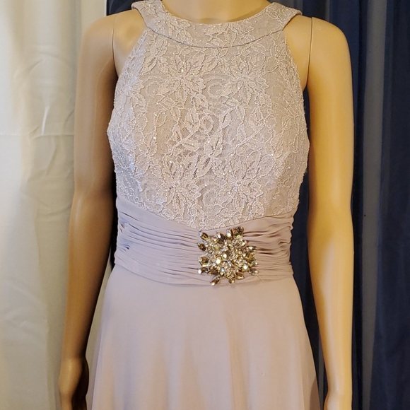 Beautiful mother of the bride - Picture 4 of 12